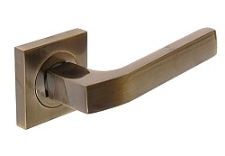 Дръжка за врата BINGO  с квадратна основа, patyna